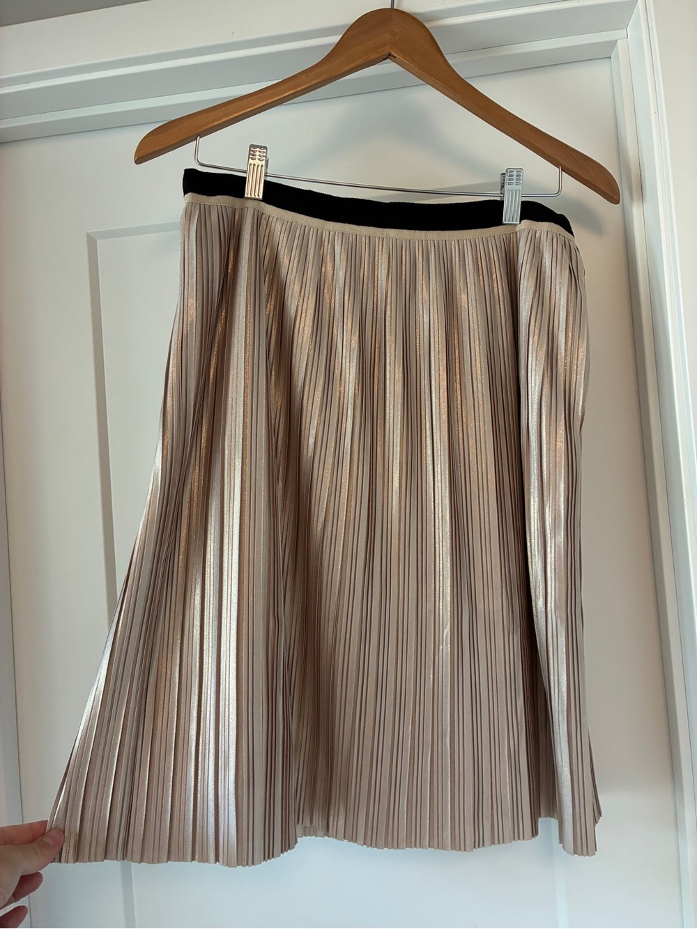 Tommy Hilfiger Metallic Cream Pleated Skirt with Black Waistband